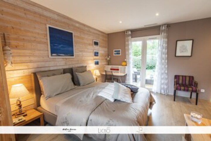 Room 77 of 102
