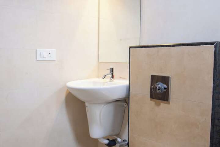 Room 15 of 19