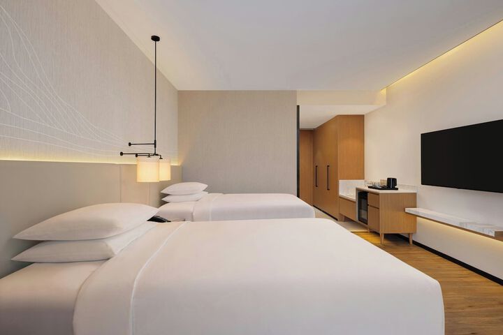 Room 9 of 28