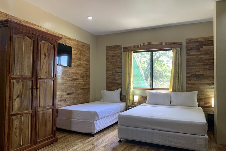 Room 9 of 47