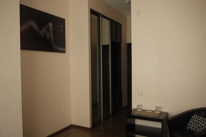 Room 5 of 42