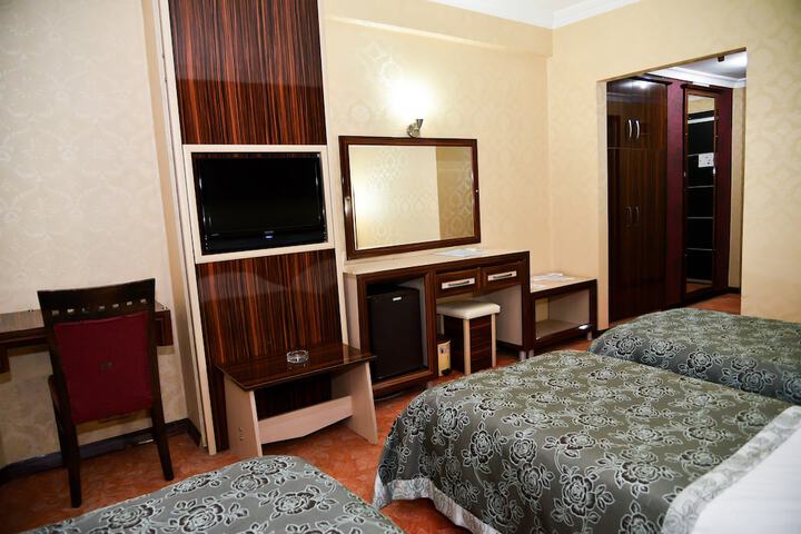 Room 19 of 40