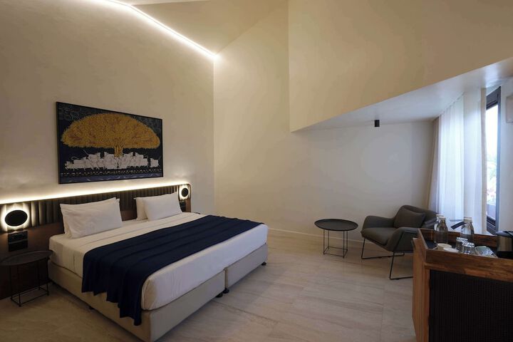 Room 10 of 162