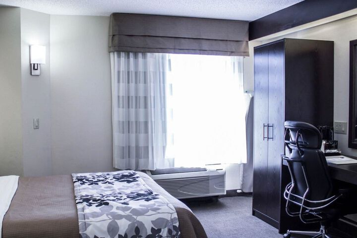 2 Double Beds (1 of 6)