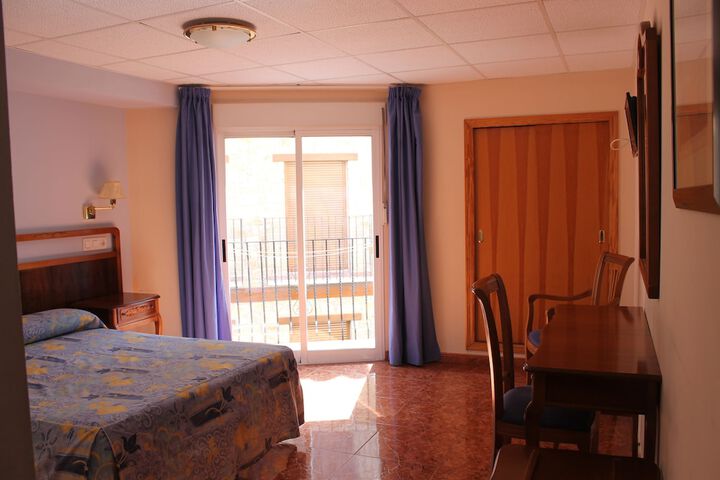 Room 4 of 6