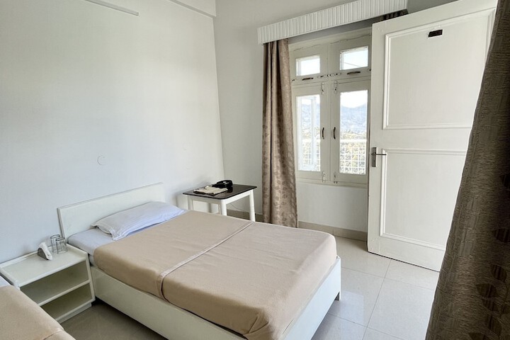 Room 7 of 113