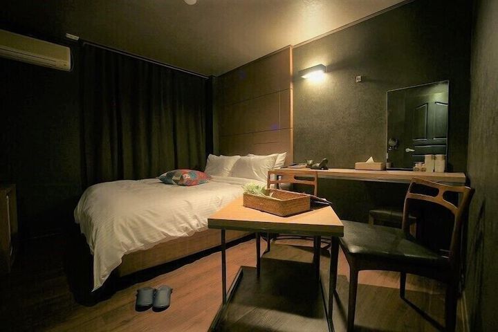 Room 13 of 14
