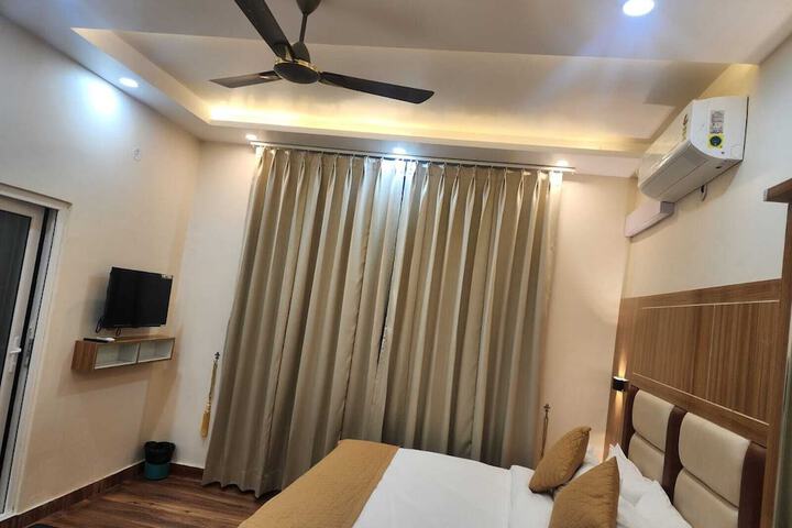Room 25 of 44