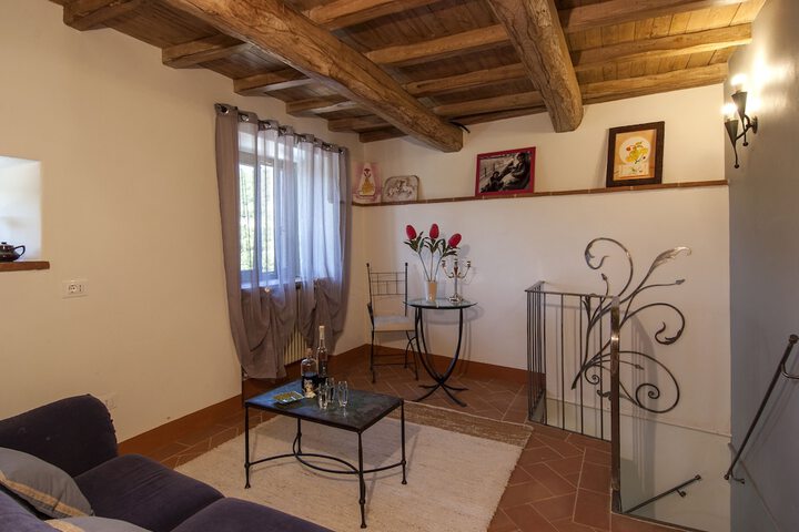 Room 9 of 25