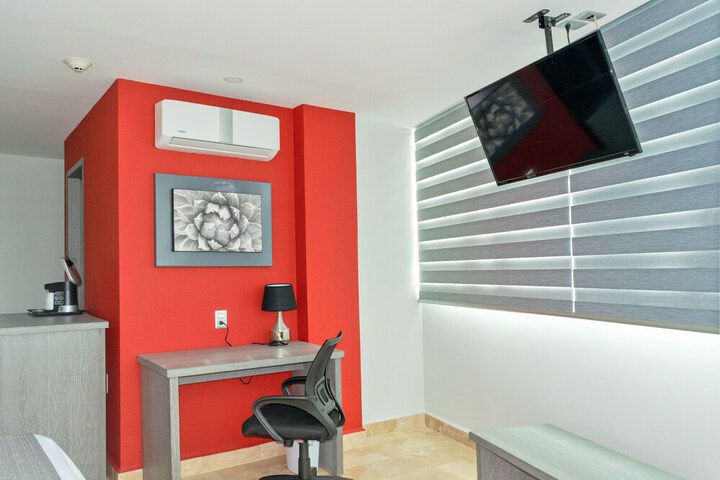 Room 8 of 30