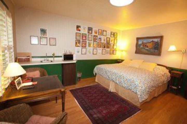 Room 50 of 63