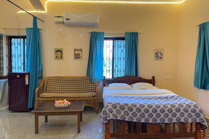 Room 2 of 11
