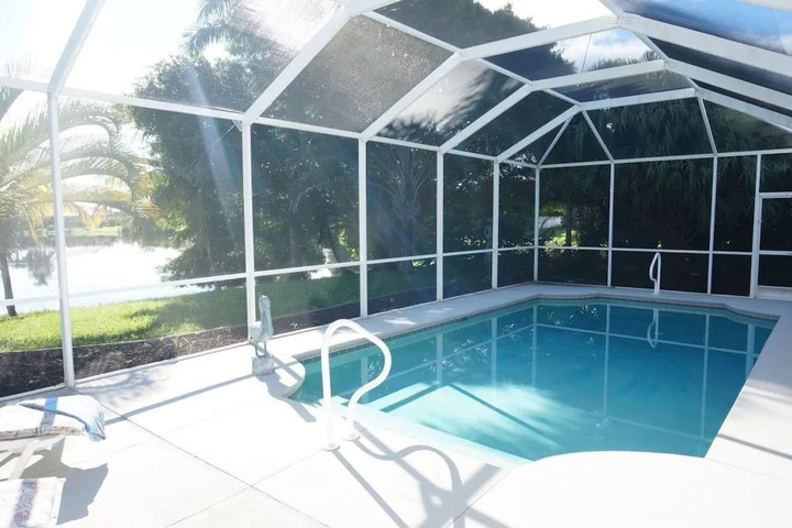 Pool 13 of 19