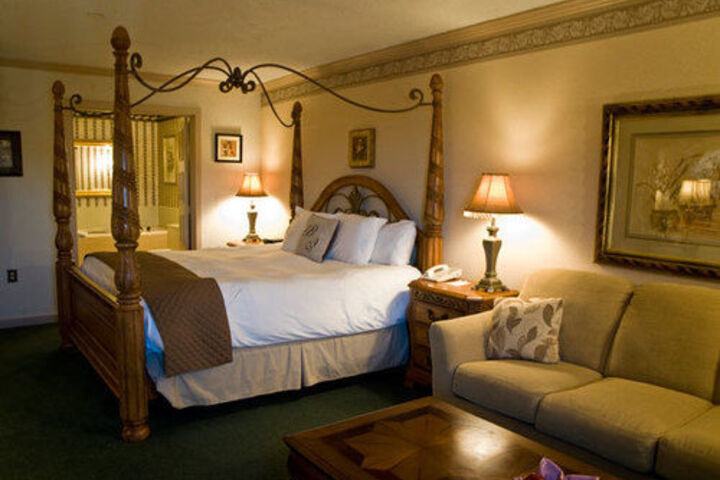 Room 2 of 28