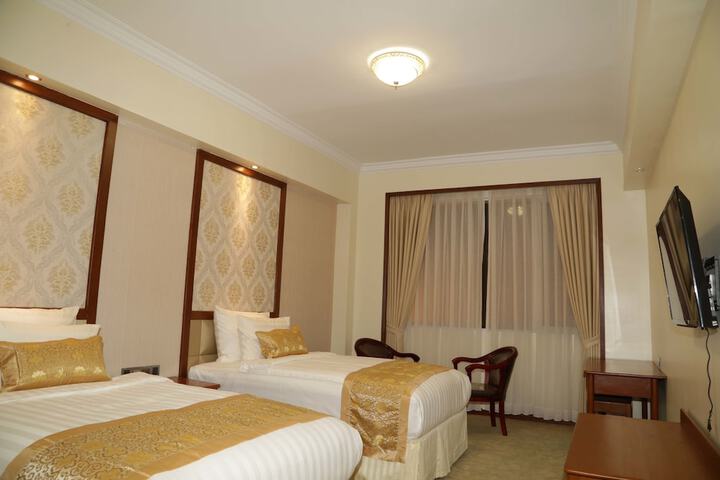 Room 6 of 32
