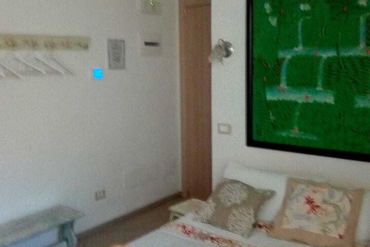 Room 7 of 19