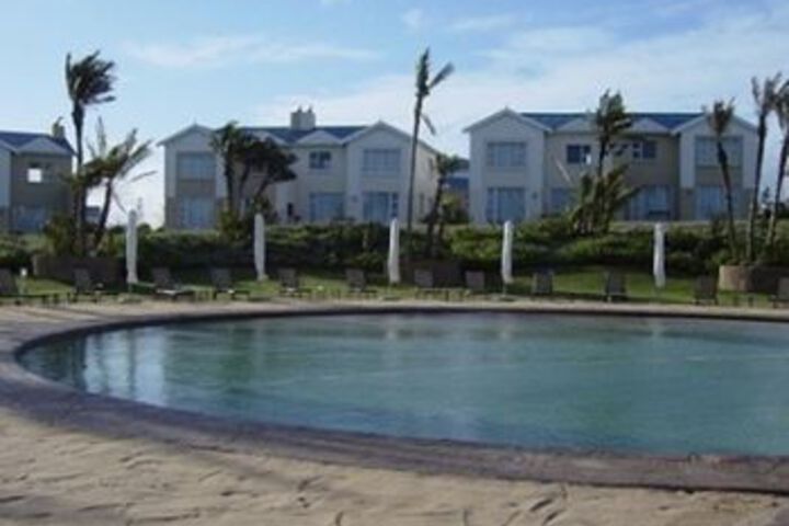 Hotel Pool