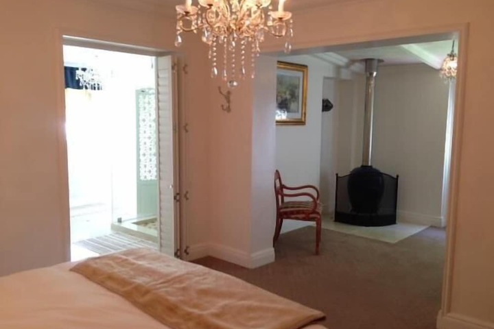 Room 5 of 28