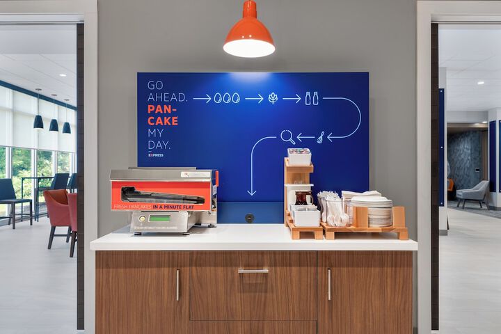 Breakfast/Coffee Service 31 of 42