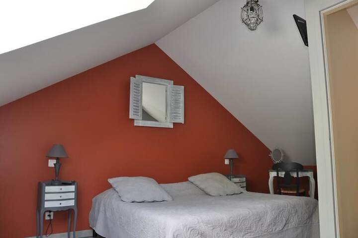 Room 11 of 35
