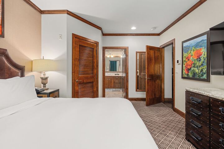 Room 48 of 92
