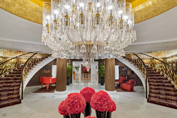 Entrance & Lobby