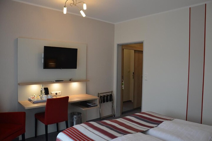 Room 25 of 53