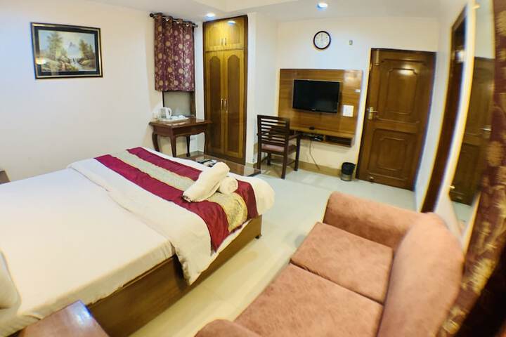 Room 4 of 71