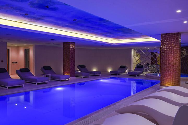 Pool 41 of 85
