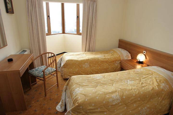 Room 5 of 48