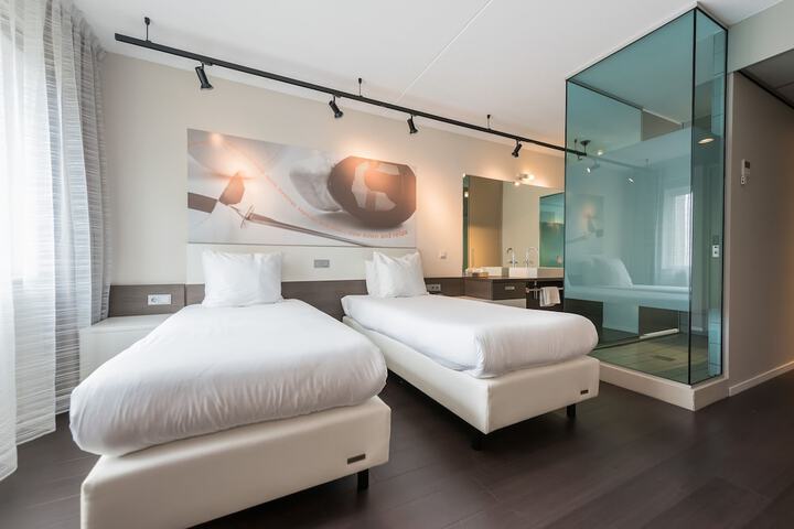 Room 8 of 58