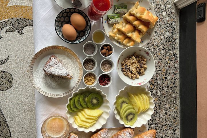 Breakfast/Coffee Service 46 of 64