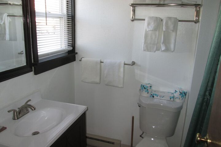 Room 13 of 32