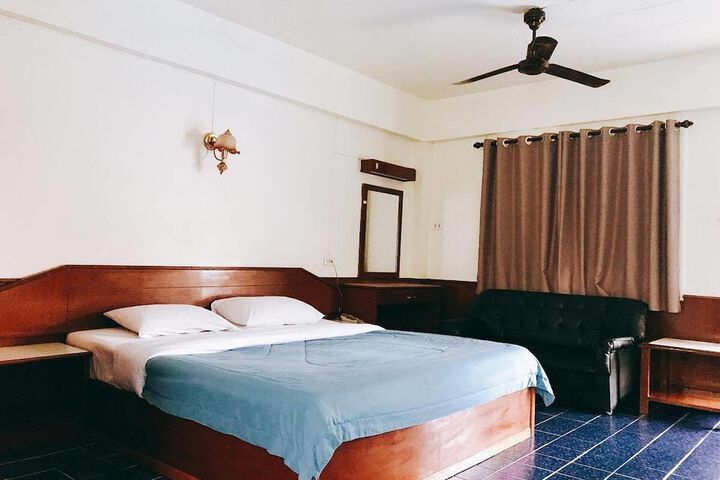 Room 3 of 54