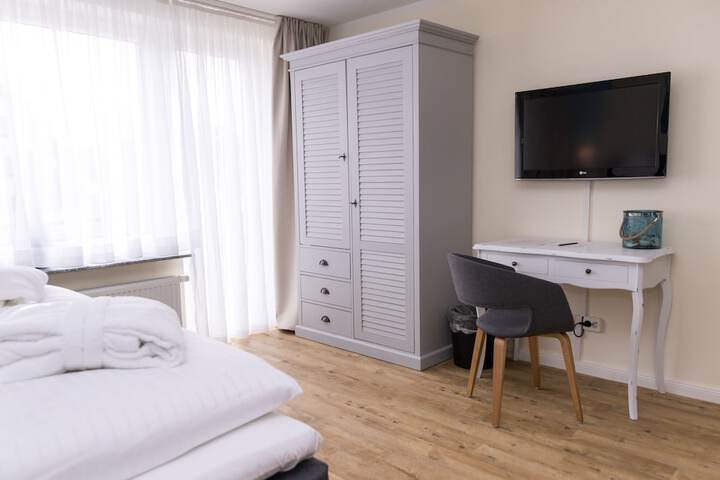 Room 12 of 138