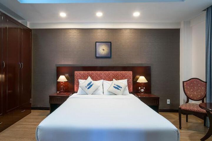 Room 5 of 50