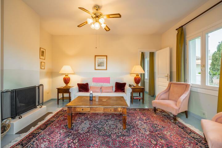 Room 31 of 102