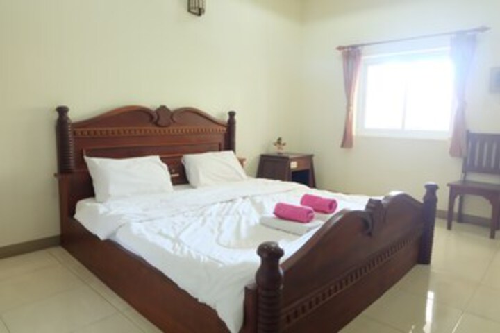 Room 15 of 28
