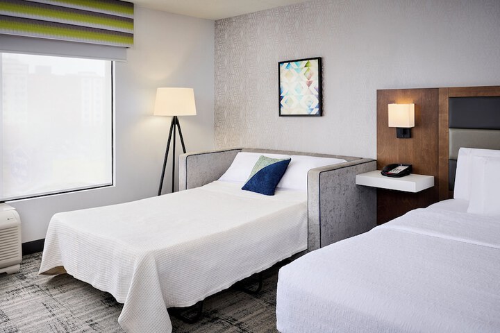 Room 6 of 40
