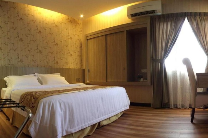 Room 9 of 45