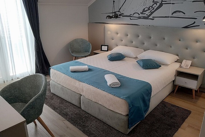 Room 21 of 52