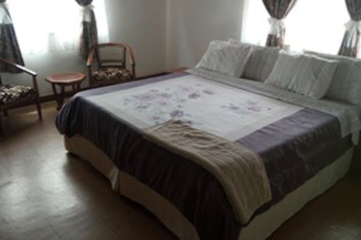 Room 8 of 13
