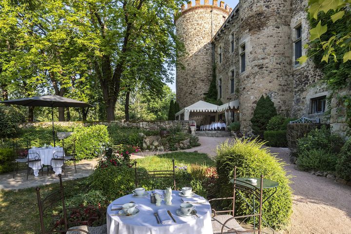Hotel Exterior 62 of 71