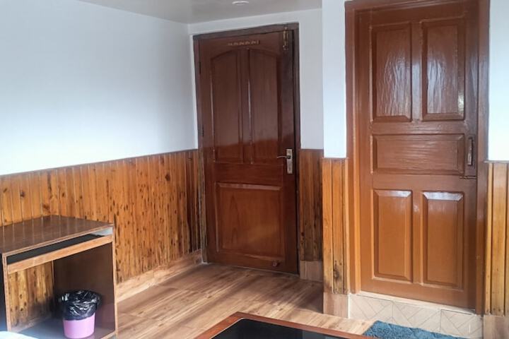 Room 9 of 38