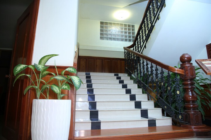 Ballroom/Hall 39 of 61