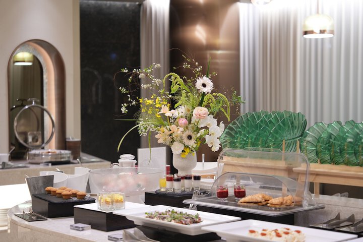 Dining 77 of 115