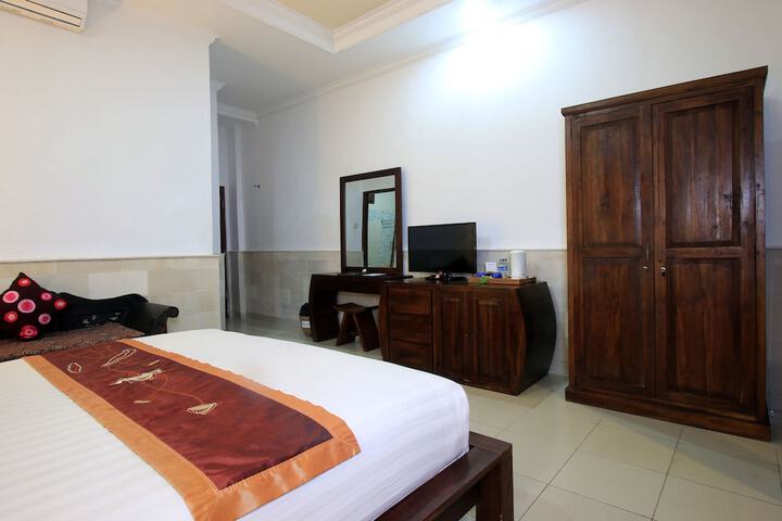 Room 18 of 213