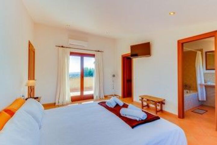 Room 9 of 23