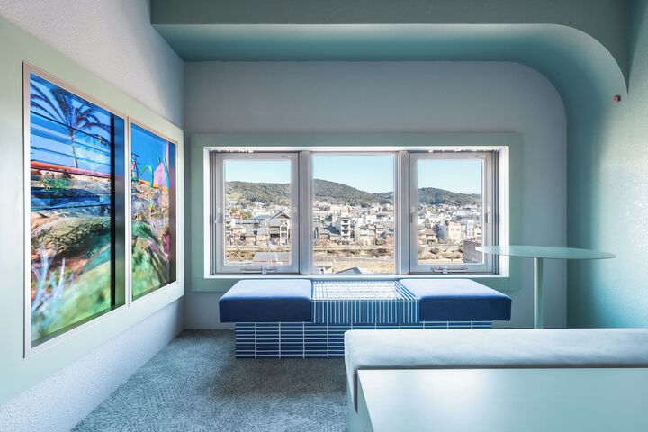 Room 83 of 118