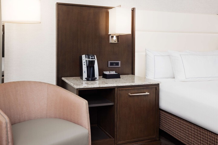 Room 52 of 144
